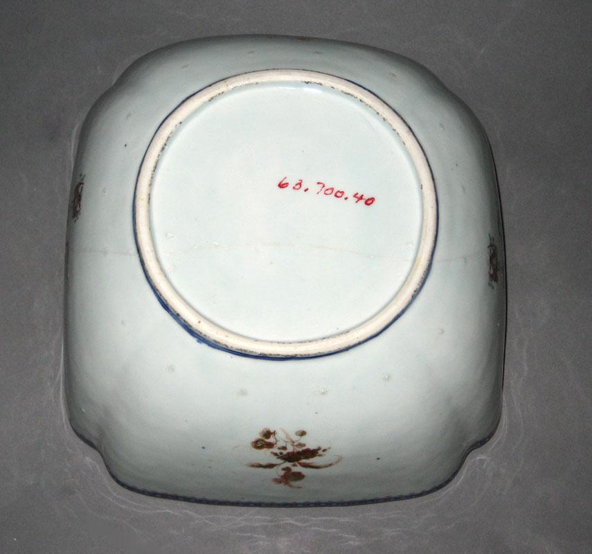 1963.0700.040 Bowl underside
