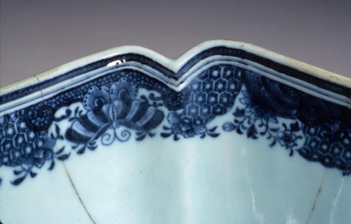 1963.0700.042 Bowl, rim detail 2
