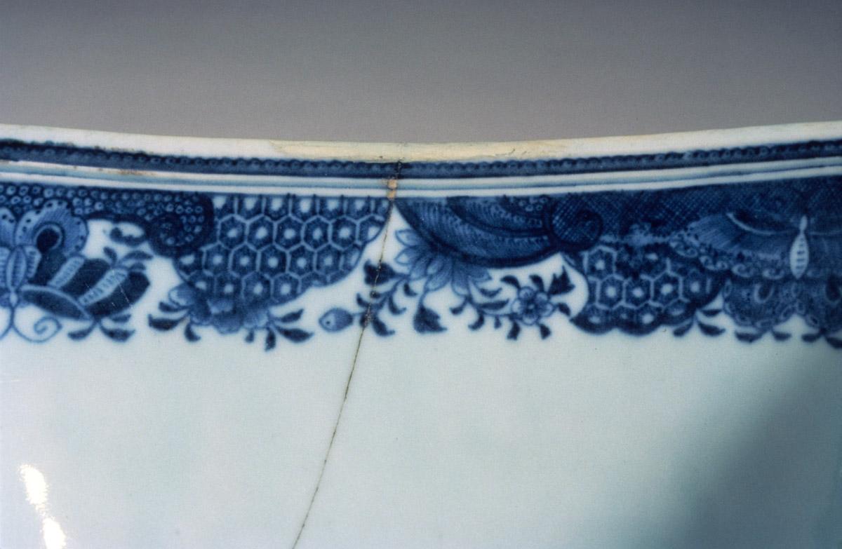 1963.0700.042 Bowl, rim detail 5