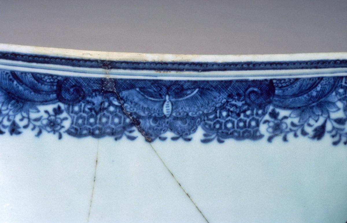 1963.0700.042 Bowl, rim detail 6