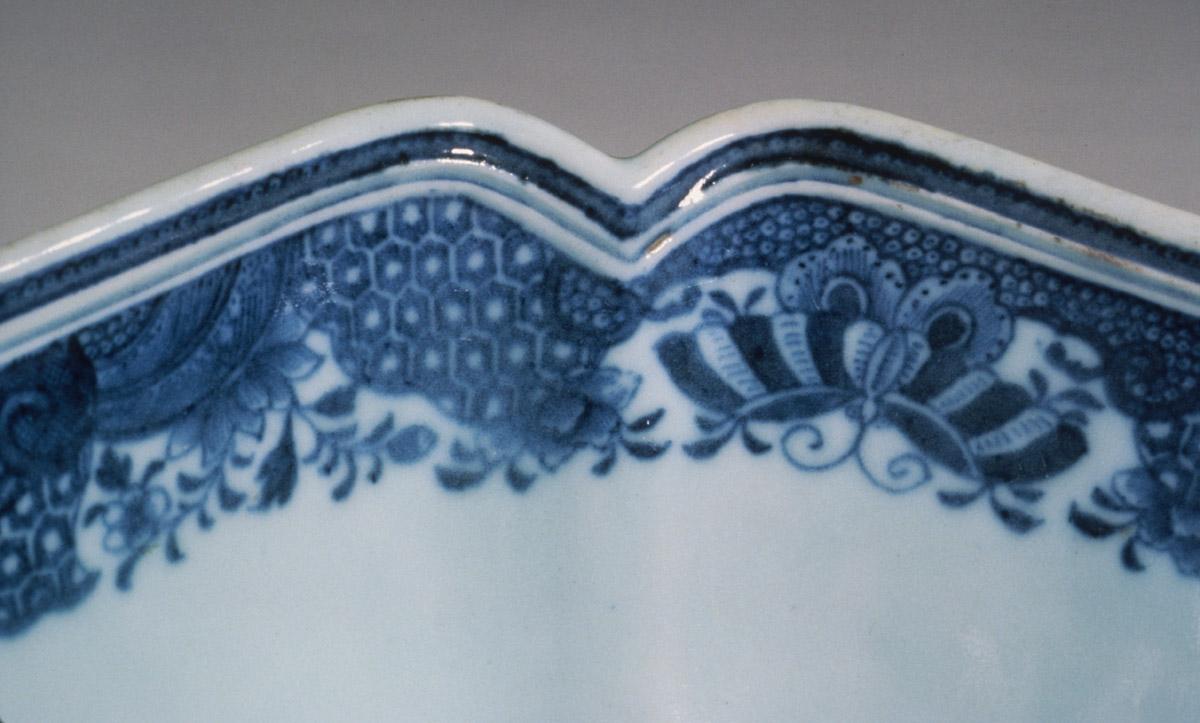 1963.0700.042 Bowl, rim detail