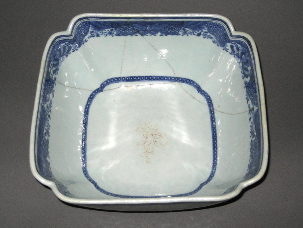 1963.0700.042 Bowl interior