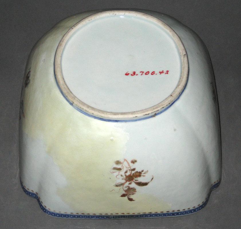 1963.0700.042 Bowl underside