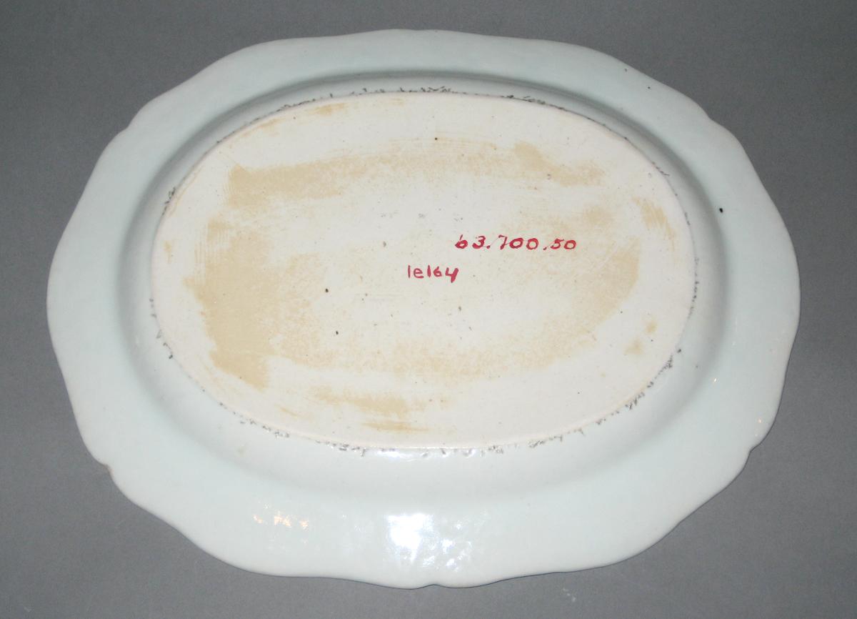 1963.0700.050 Platter, underside