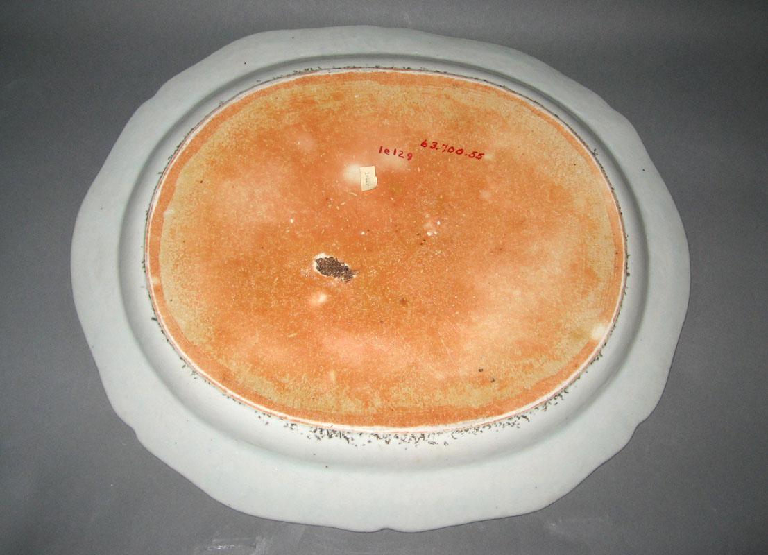 1963.0700.055 Platter, underside