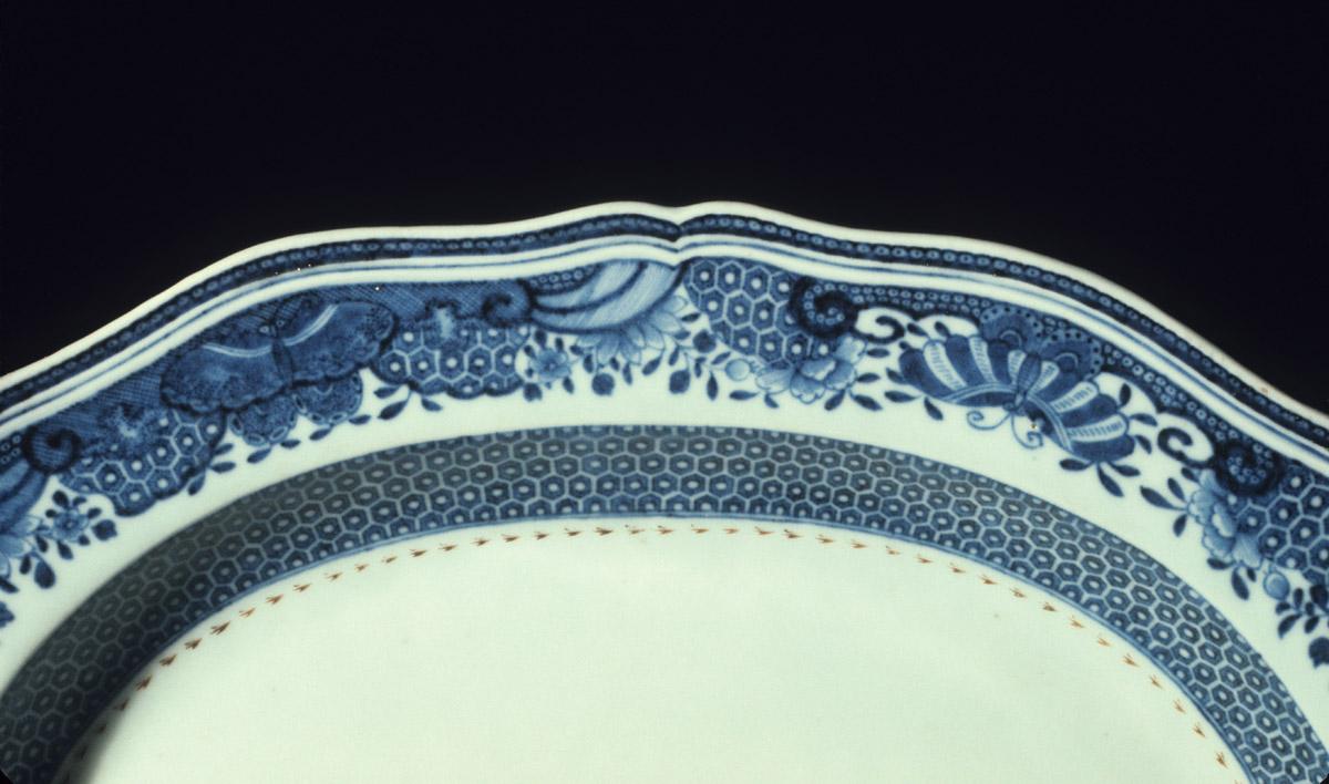 1963.0700.057 C Tureen stand, detail