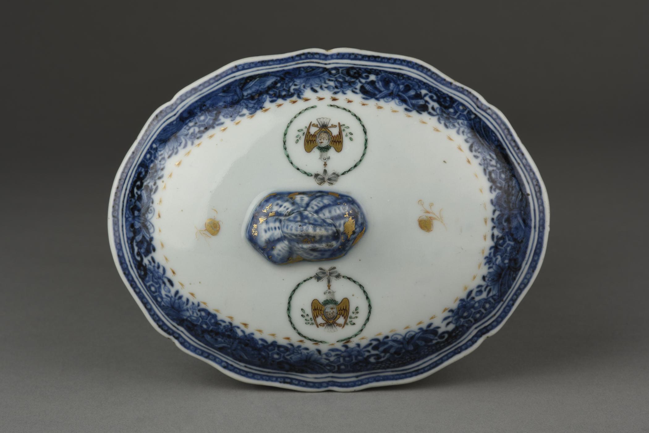 1963.0700.060 B Tureen cover, view 1
