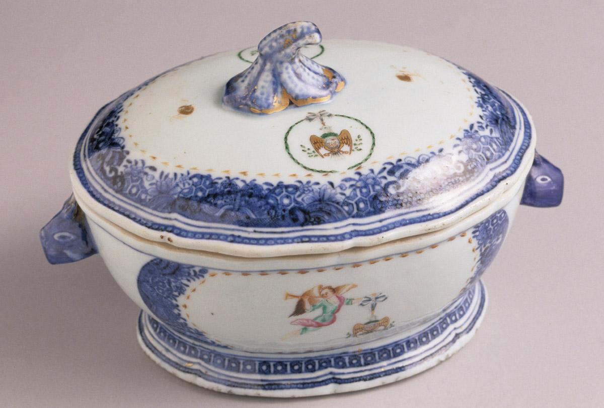 1963.0700.060 Tureen, view 2