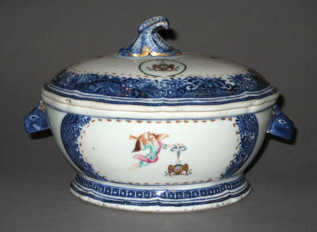1963.0700.060 Tureen and cover