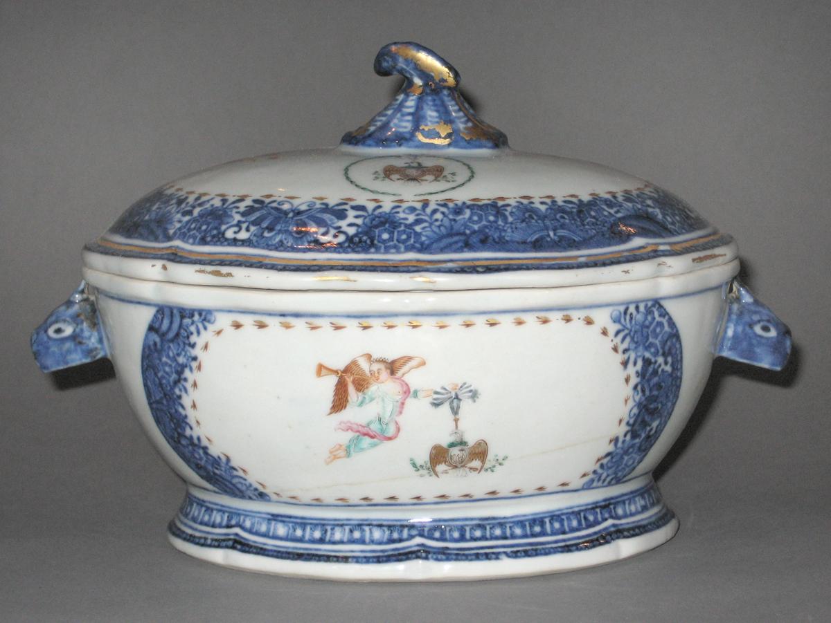 1963.0700.061 Tureen and cover