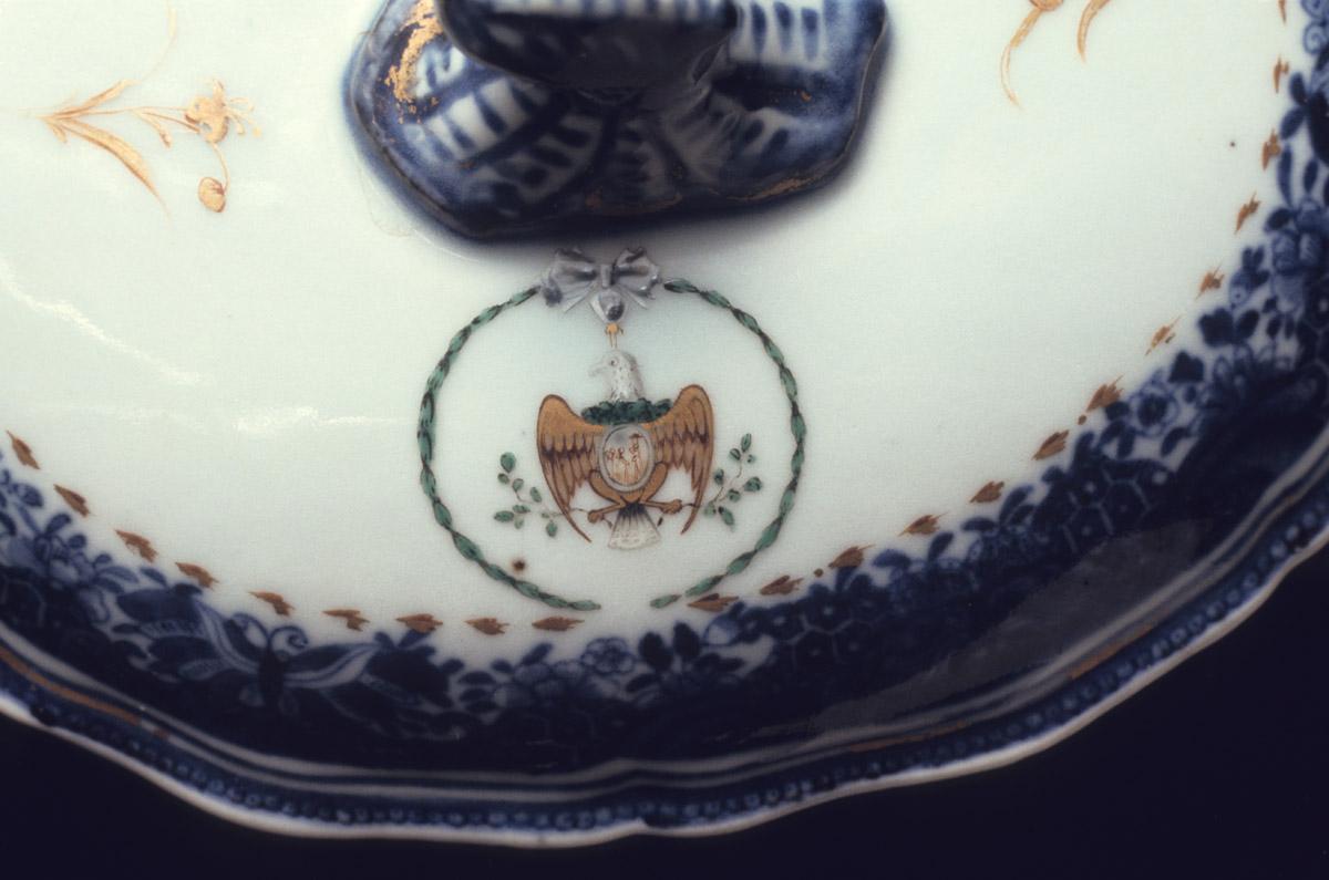 1963.0700.062 Tureen cover, detail