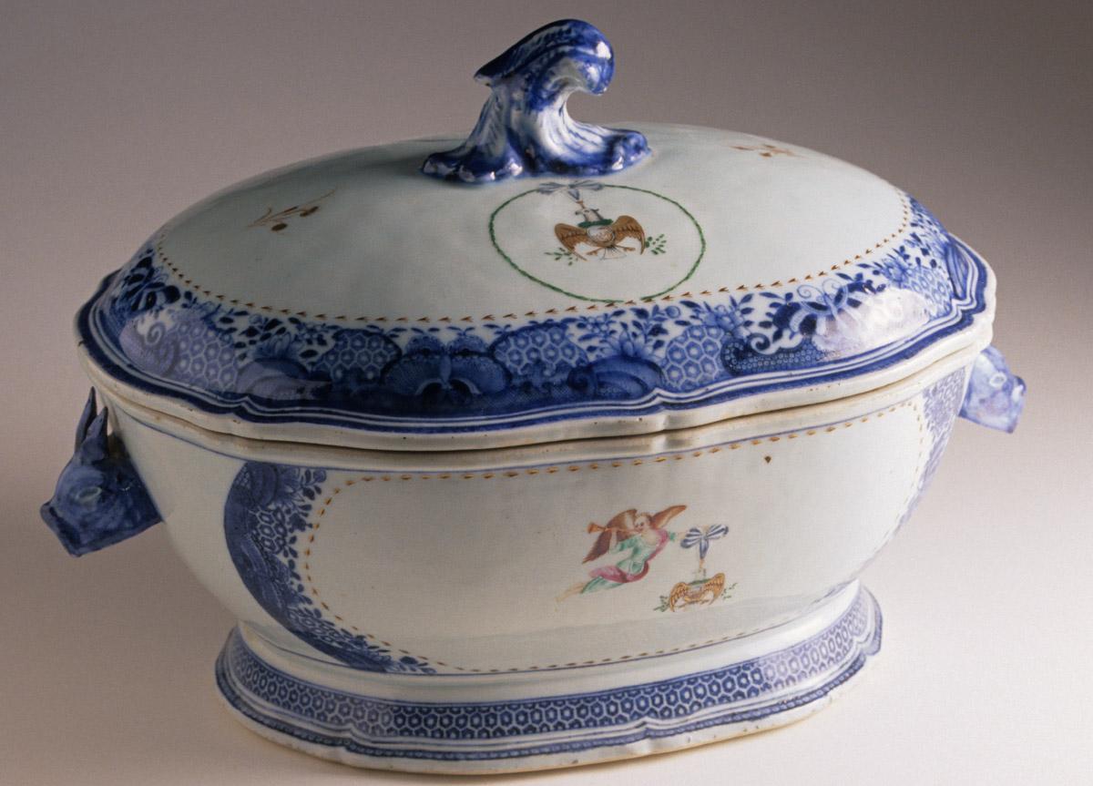 1963.0700.063 A, B Tureen and cover, view 2