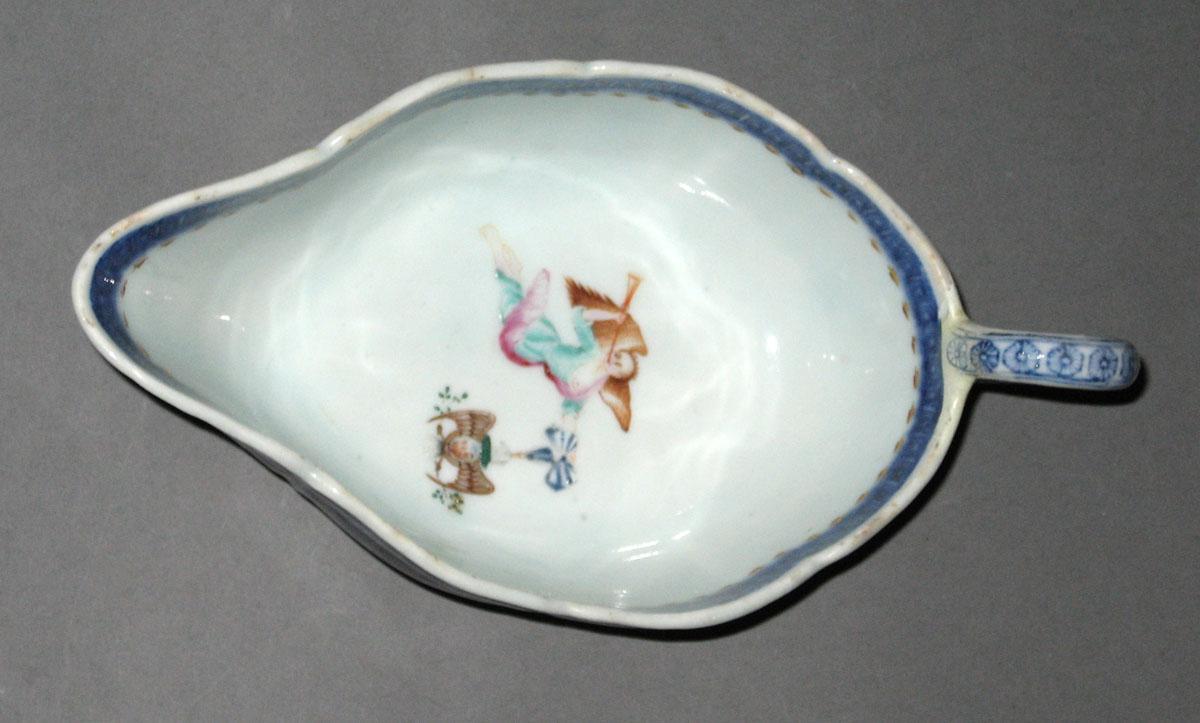 1963.0700.068 Sauceboat, top view