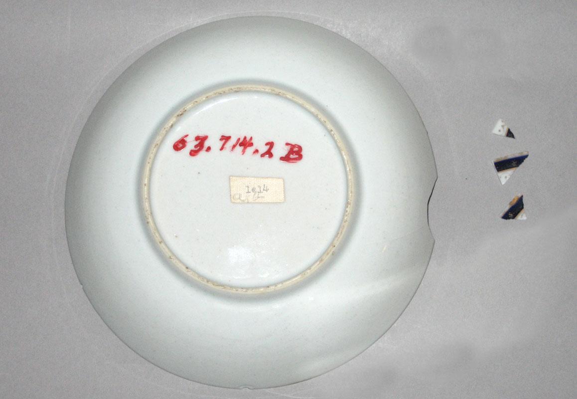 1963.0714.002 B Saucer underside