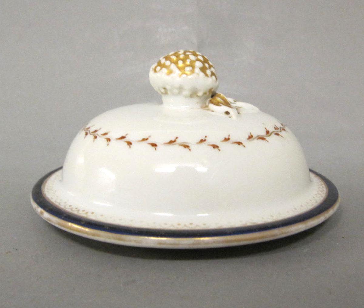 1963.0714.010 A Porcelain coffee pot lid