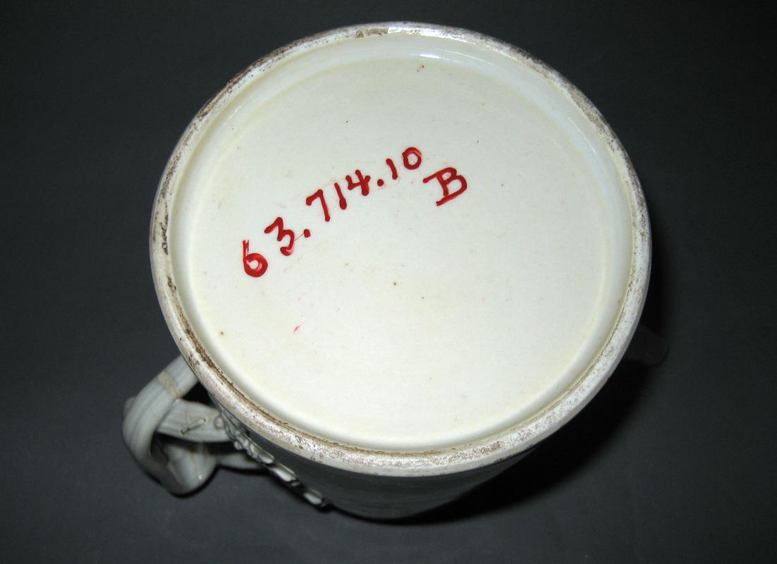 1963.0714.010 B Porcelain Coffee Pot underside