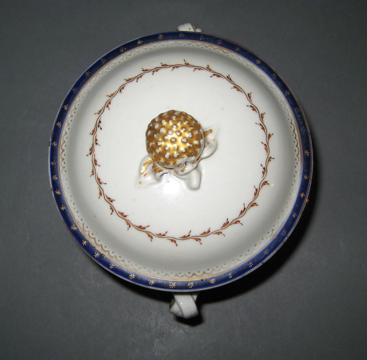 1963.0714.011 A, B Sugar Bowl top view