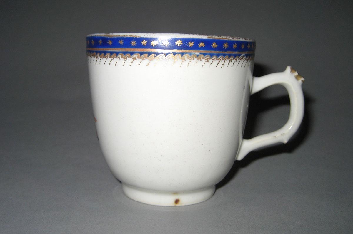1963.0722.002 Cup side