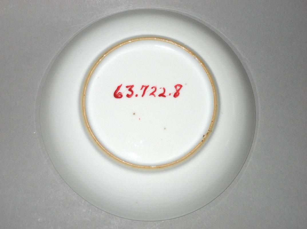 1963.0722.008 Saucer underside