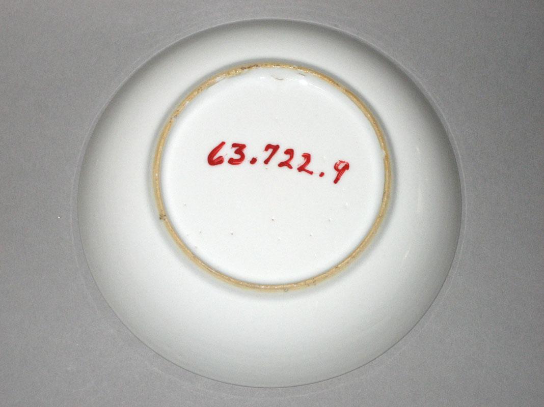 1963.0722.009 Saucer (underside)