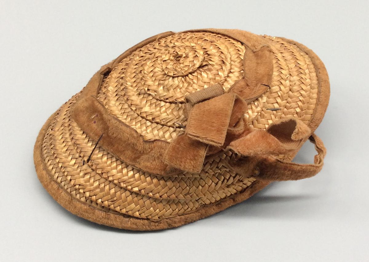 1955.0136.099 C Hat, view 1