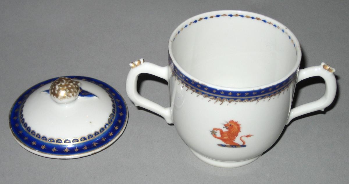 1963.0722.022 A, B Porcelain Cup separate