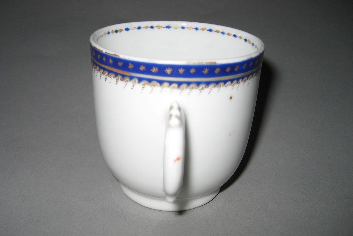 1963.0722.025 cup side