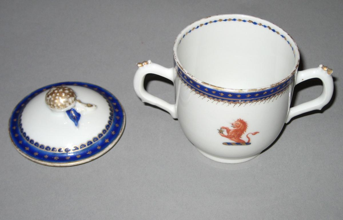 1963.0722.027 A, B Porcelain Cup separate