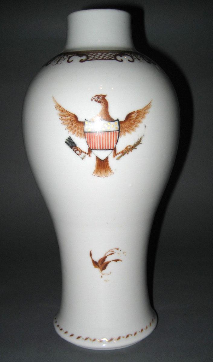 1963.0723 Porcelain Flower Container view 2