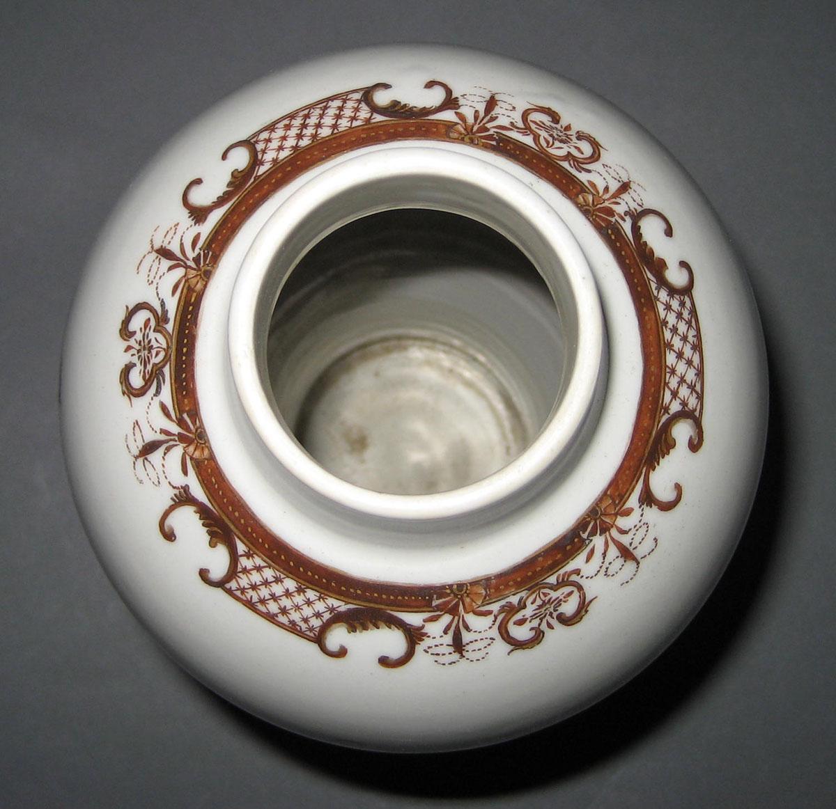 1963.0723 Porcelain Flower Container top view