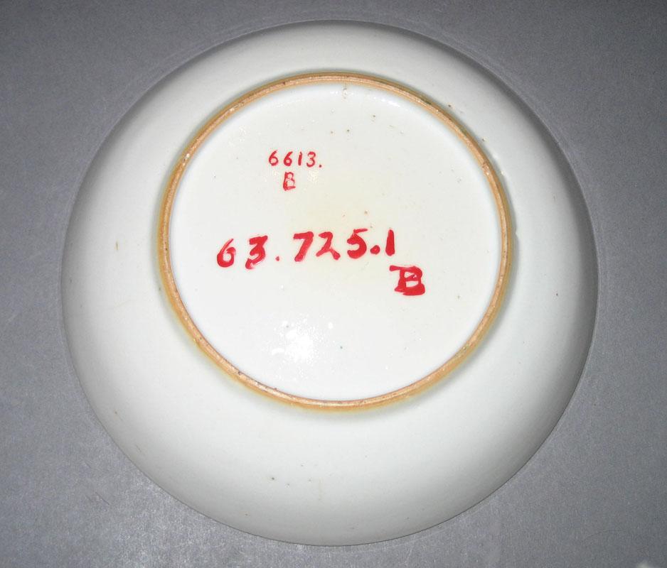 1963.0725.001 B Porcelain Saucer underside