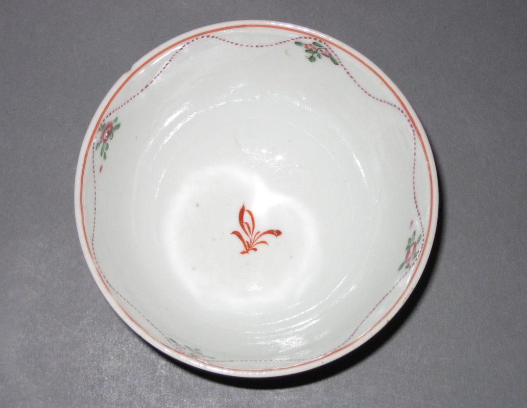 1963.0725.002 A Porcelain Teabowl interior