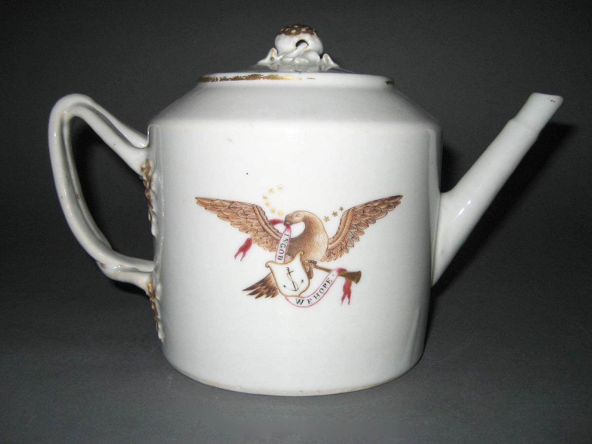 1963.0727.001 Teapot opposite side