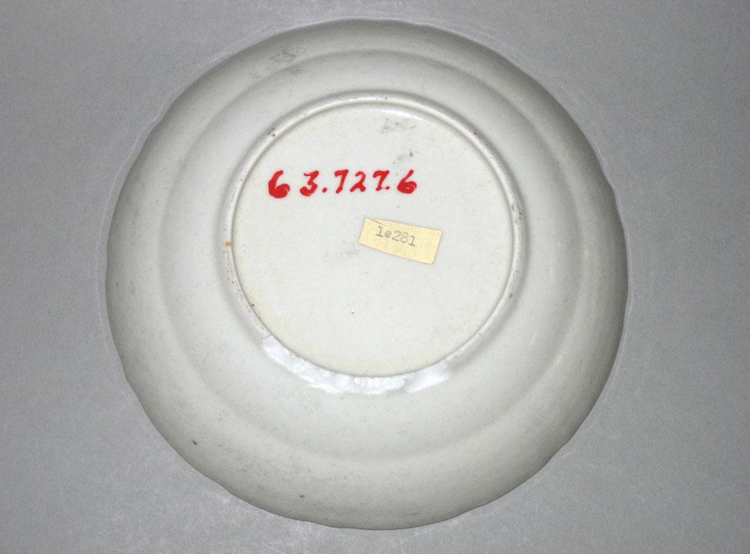 1963.0727.006 Saucer underside