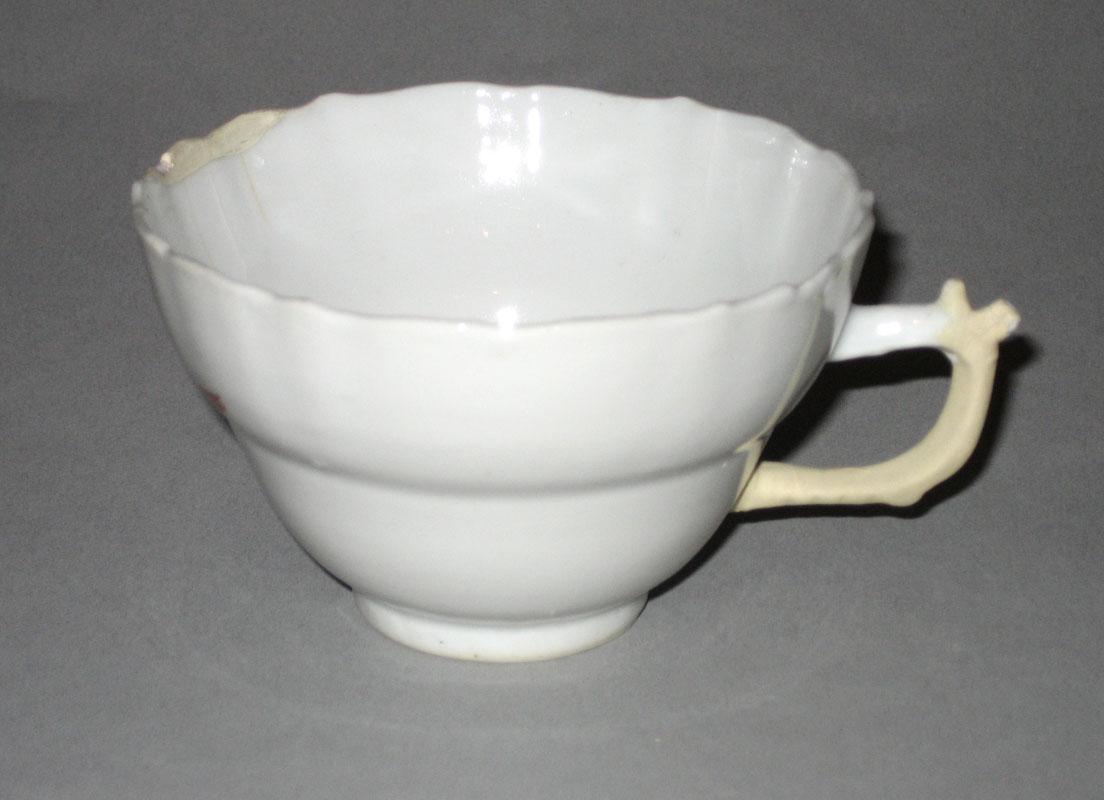 1963.0727.020 Coffee cup side