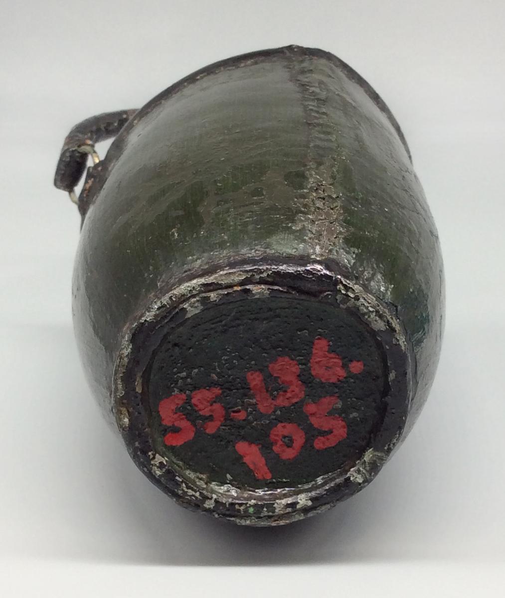 1955.0136.105 Fire bucket, view 4