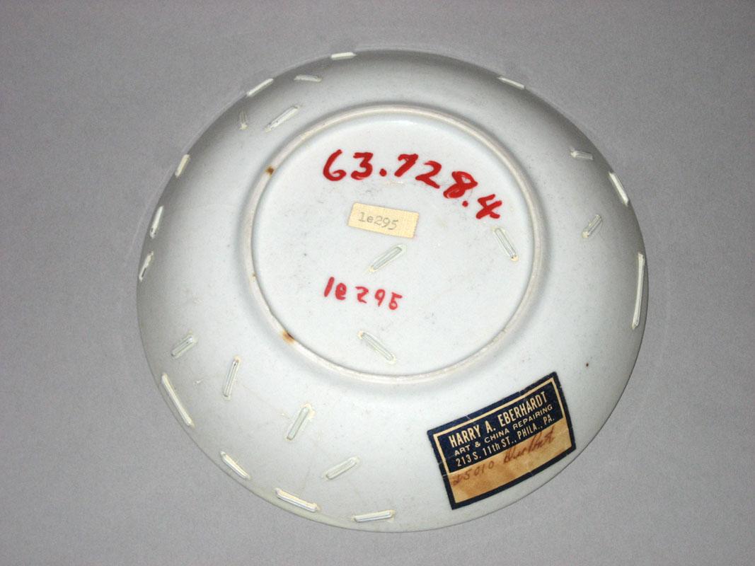 1963.0728.004 saucer underside