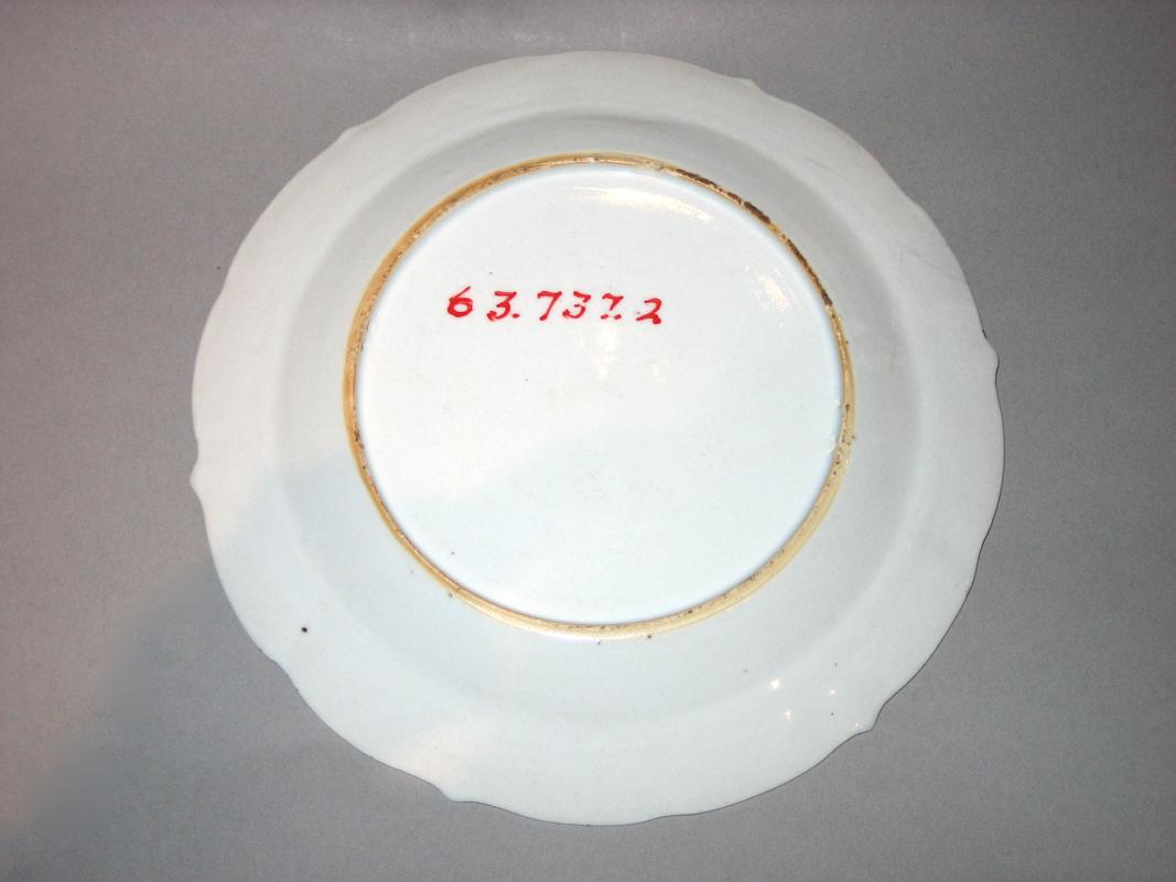 1963.0737.002 Plate underside