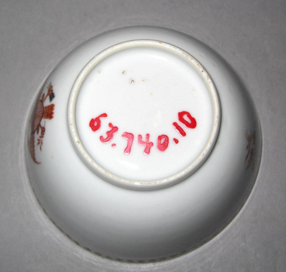 1963.0740.010 Porcelain cup underside