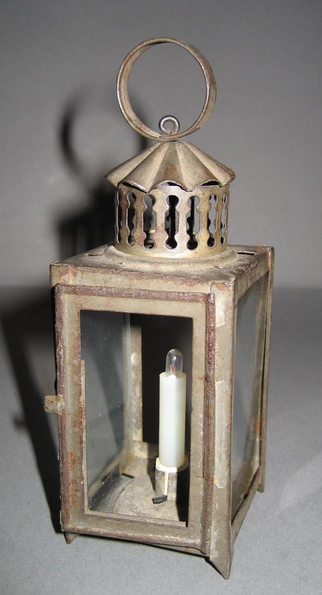 1955.0136.108 Lantern
