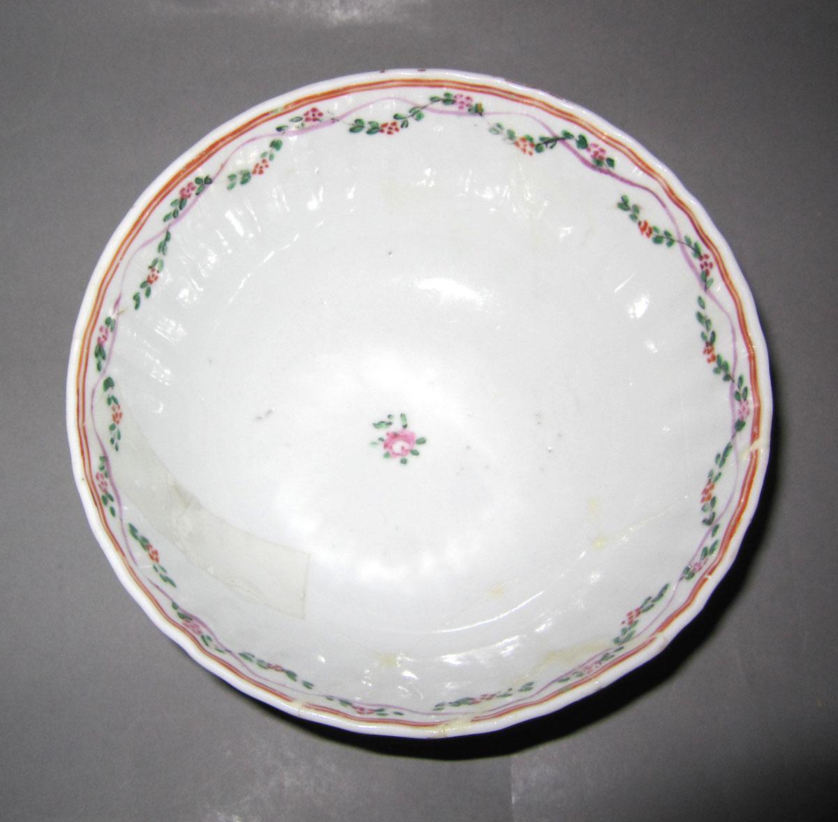 1963.0743.001 Porcelain bowl top
