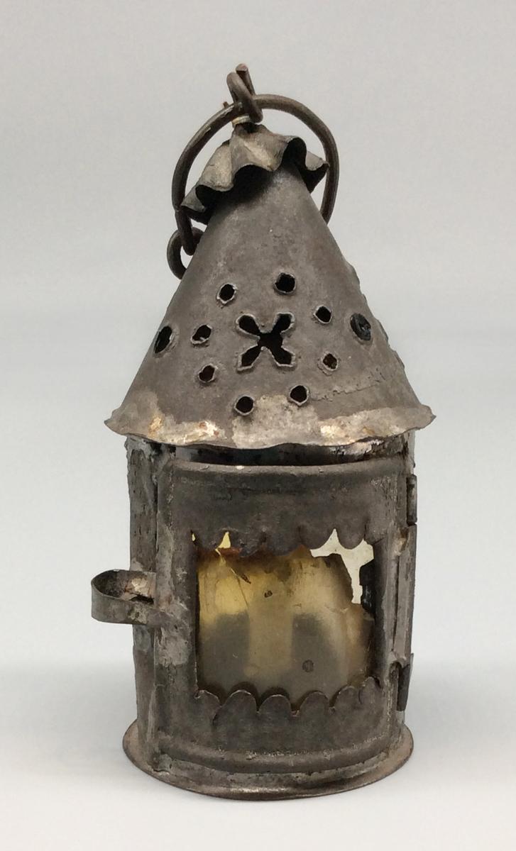 1955.0136.109 Lantern, view 1