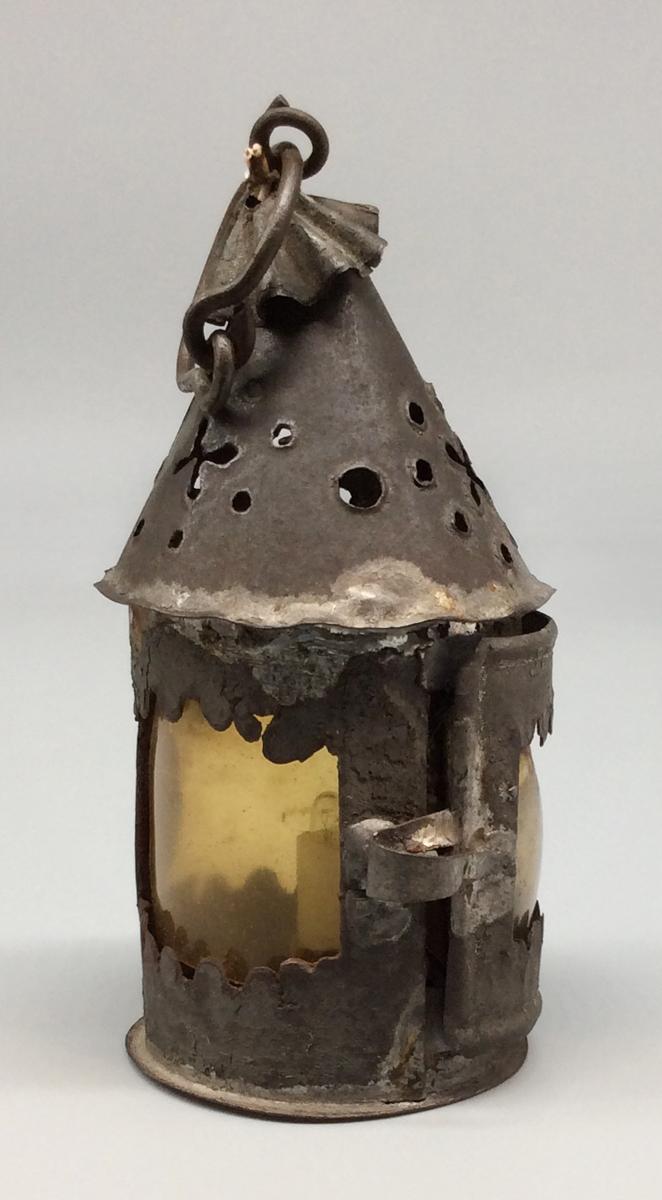 1955.0136.109 Lantern, view 2
