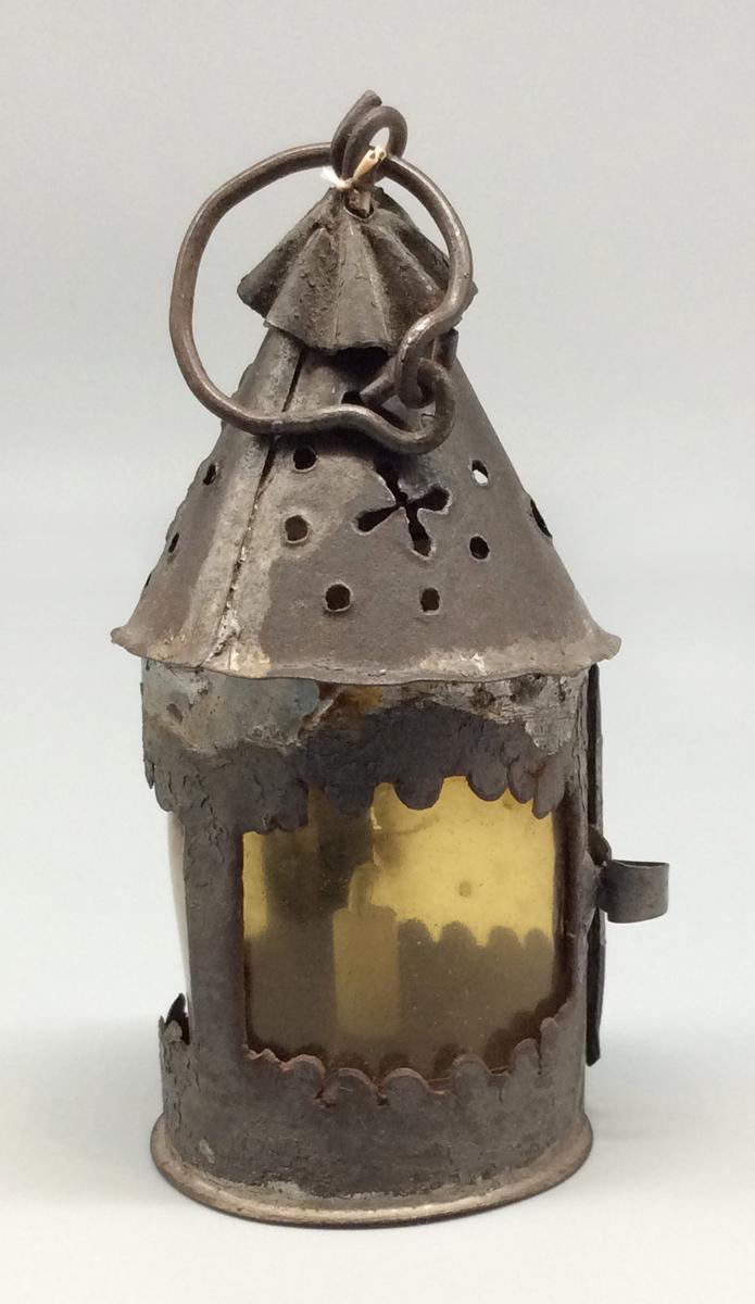1955.0136.109 Lantern, view 3