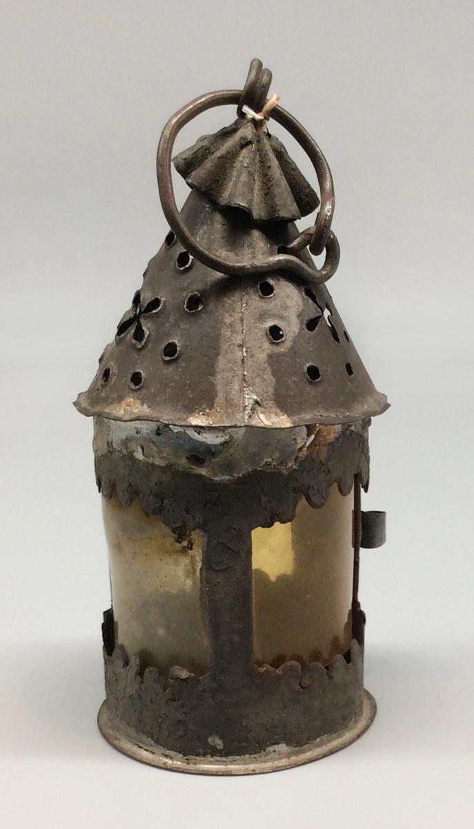 1955.0136.109 Lantern, view 4