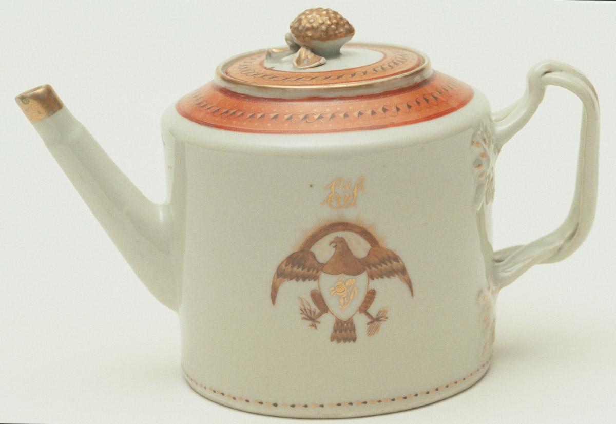 1963.0745.001 A, B Teapot and lid