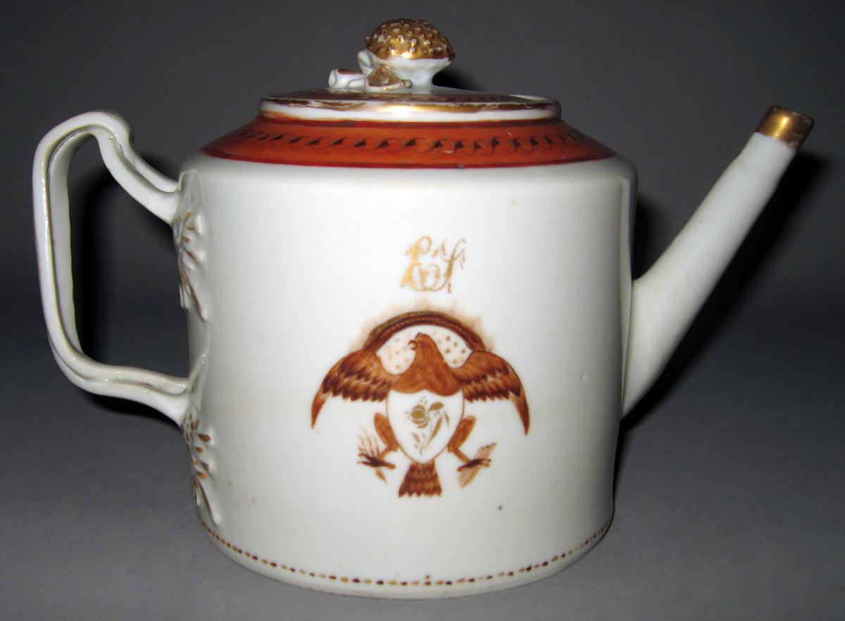1963.0745.001 A, B Porcelain Teapot side 2
