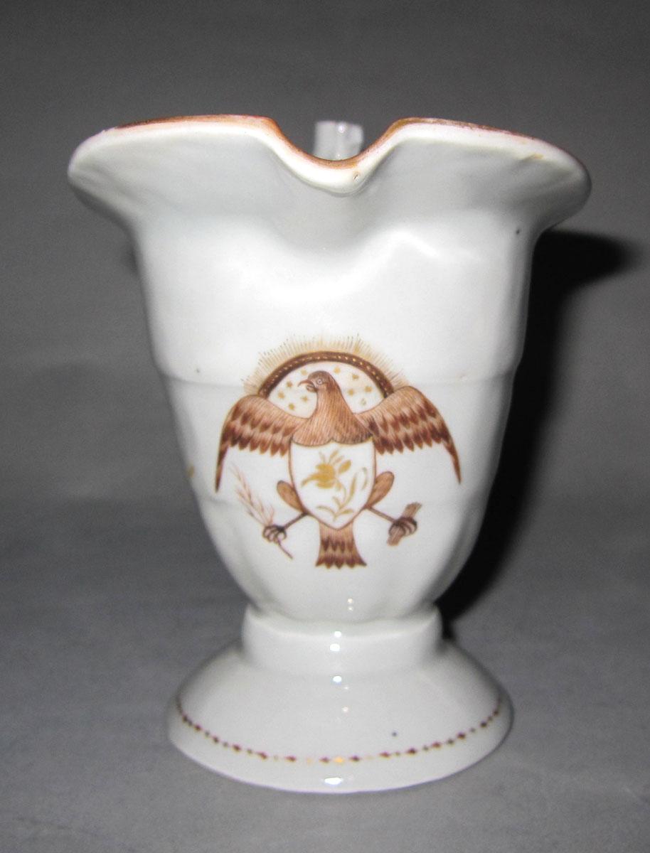 1963.0745.002 Porcelain cream pot medallion