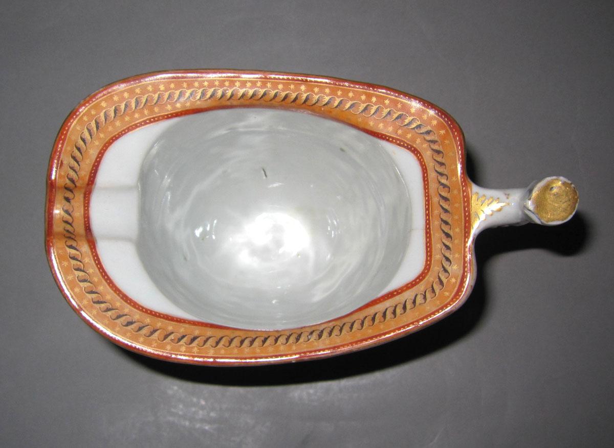 1963.0745.002 Porcelain cream pot top