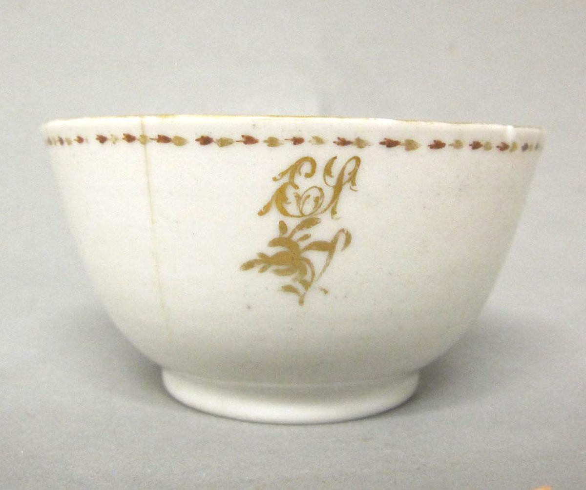 1963.0745.003 Porcelain cup face two